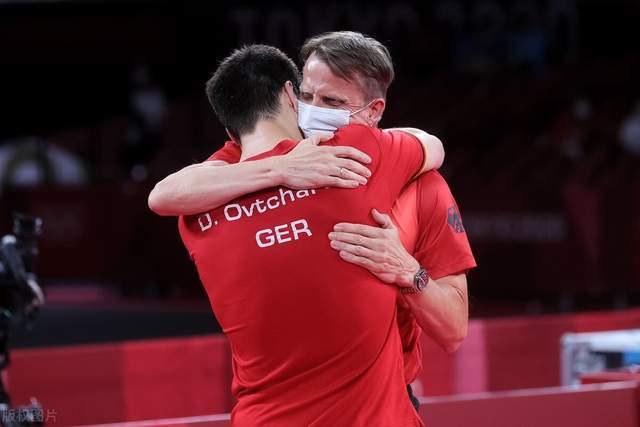 足球中超升班马爆冷击败卫冕冠军，全网热议