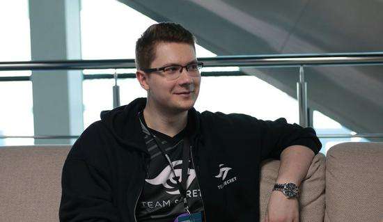 小科普：杨瀚森两次换下开拓者被打出10-0和13-0，最后输23分